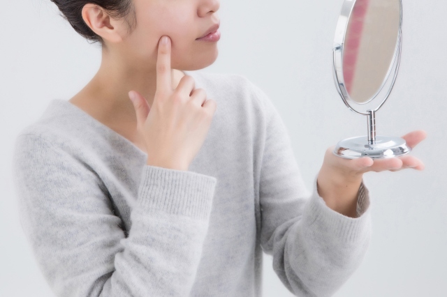 過剰なスキンケアが、シワやたるみにつながることも