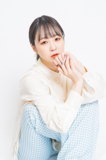 初の個展を開催する三田麻央