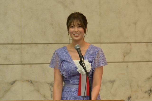 『優良企業』認定合同表彰式にアンバサダーとして登壇した稲村亜美