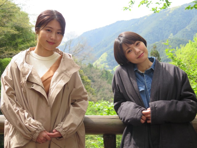 二階堂ふみ&有村架純の特番『おふみとかすみの休日』(C)BSフジ