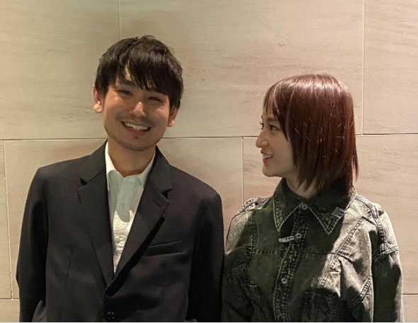 結婚を発表した(左から)内山拓也監督、萩原みのり(写真はインスタグラムより、事務所許諾済み)