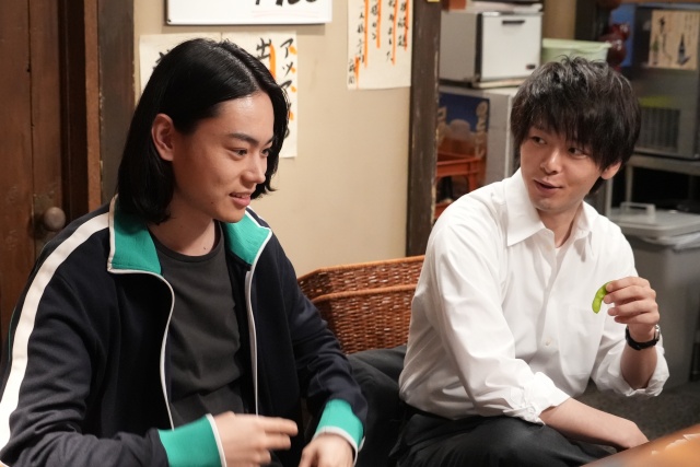 『コントが始まる』第8話に出演する菅田将暉、中村倫也 (C)日本テレビ
