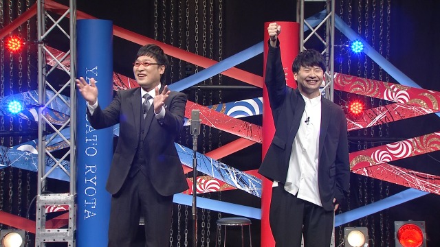 3万6000人が見届けた山里亮太&若林正恭『たりないふたり』解散ライブ(C)「明日のたりないふたり」製作委員会