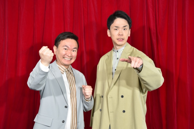 『第41回全国高等学校クイズ選手権』で新パーソナリティを務めるかまいたち (C)日本テレビ