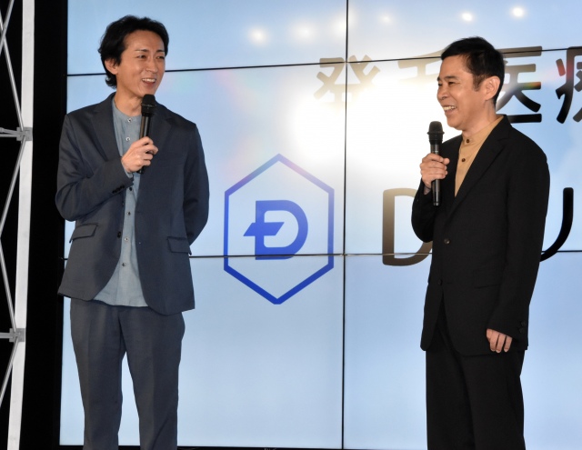 相方・岡村隆史の妻にまだ会っていないと明かした矢部浩之(左) (C)ORICON NewS inc.