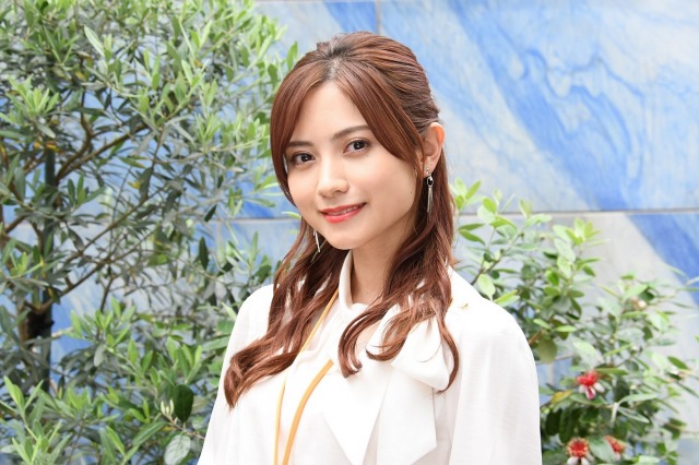テレビ朝日系『警視庁・捜査一課長season5』で正統派秘書役を務める桃月なしこ (C)テレビ朝日