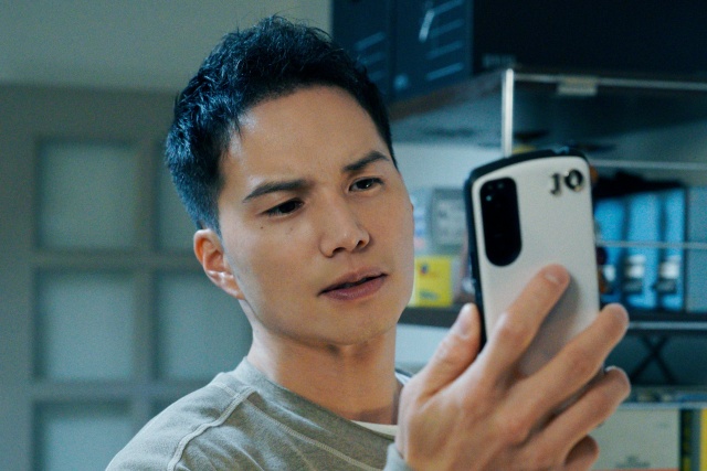 ミイラ取りがミイラになる、奥山刑事(市原隼人)=映画『リカ ~自称28歳の純愛モンスター~』(6月18日公開) (C)2021映画『リカ ~自称28歳の純愛モンスター~』製作委員会