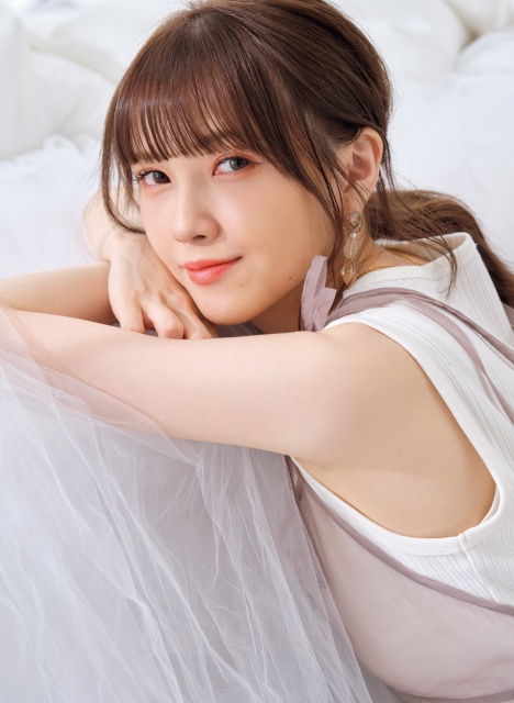 『週刊プレイボーイ』30号表紙を飾った鬼頭明里 (C)オノツトム/週刊プレイボーイ