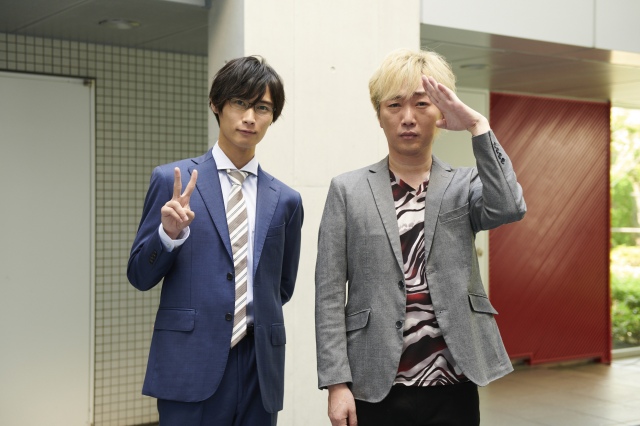 A.B.C-Zの新曲で橋本良亮(左)主演ドラマ『痴情の接吻』主題歌の作詞をスピードワゴン小沢が担当(C)ABCテレビ