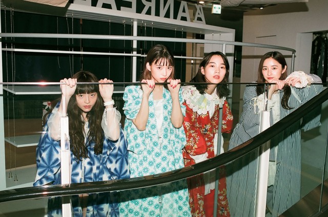 『装苑』9月号に登場する(左から)モトーラ世理奈、森川葵、のん、堀田真由 撮影:川島小鳥