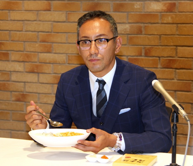 エビなし海老蔵カレーをもてなす市川海老蔵 (C)ORICON NewS inc.
