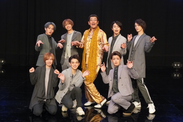 『〜EP.3:Techno〜 Travis Japan×PIKOTARO』に出演するTravis Japanとピコ太郎 (C)BSフジ