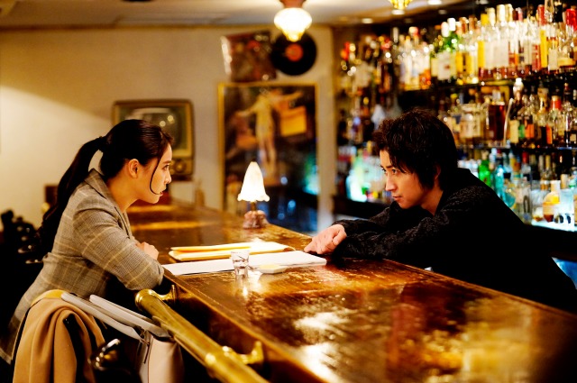 映画『鳩の撃退法』(8月27日公開)(C)2021「鳩の撃退法」製作委員会 (C)佐藤正午/小学館
