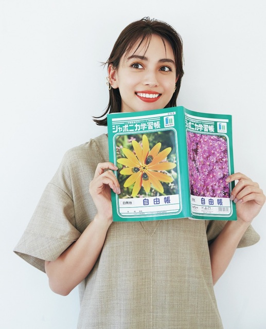 『Oggi』10月号に登場する滝沢カレン