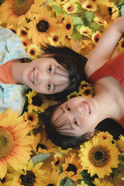 『Platinum FLASH vol.16』に登場する乃木坂46の佐藤璃果&北川悠理(C)カノウリョウマ、光文社