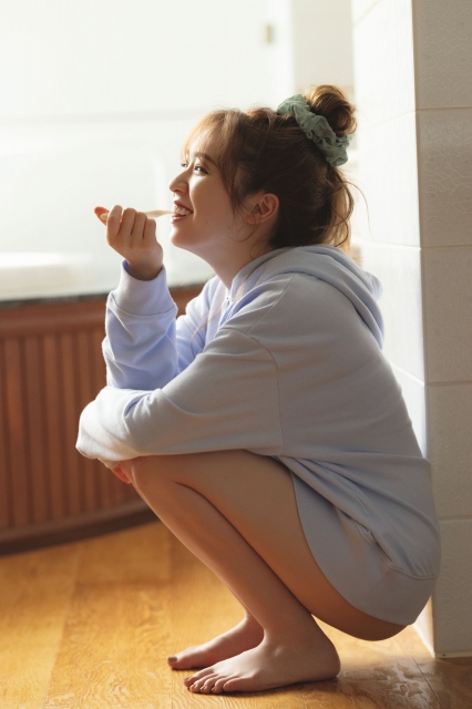 渡辺みり愛1stソロ写真集『消極的な華やかさ』先行カット 撮影/彦坂栄治