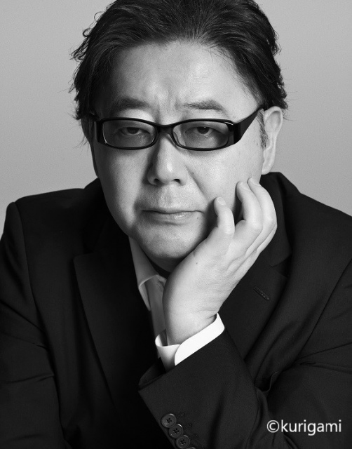 秋元康氏