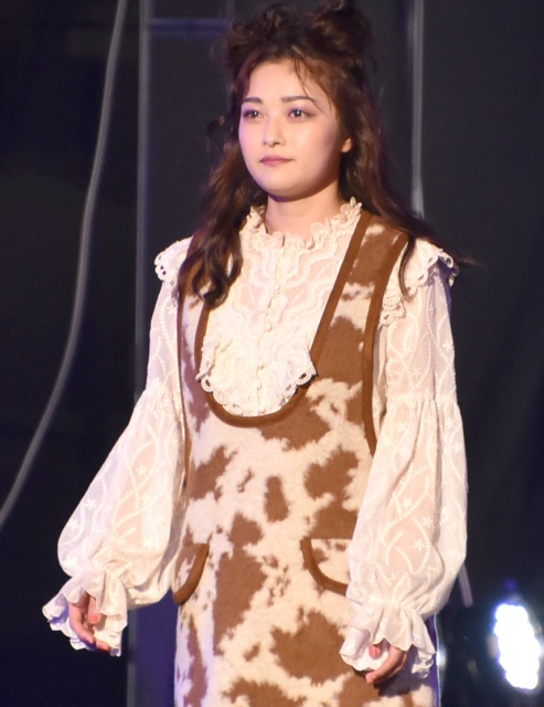 『第33回 マイナビ 東京ガールズコレクション 2021 AUTUMN/WINTER』に出演した井上咲楽 (C)ORICON NewS inc.