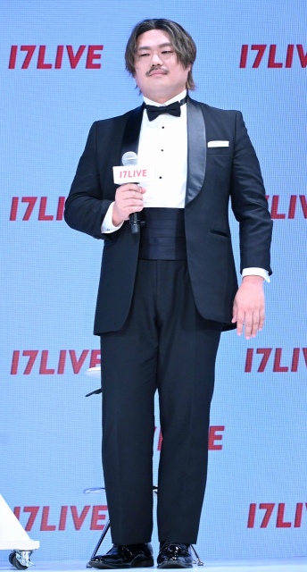 タキシード姿で登場したクロちゃん (C)ORICON NewS inc.