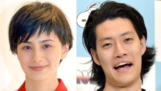 (左から)ホラン千秋、粗品 (C)ORICON NewS inc.