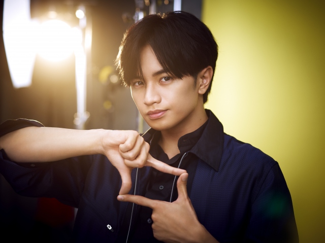 『パーフェクトワン フォーカス』新TVCM「フォトグラファー」篇に出演するSexy Zone・中島健人