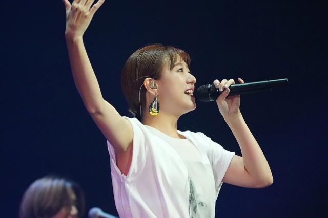 全国ライブツアー最終公演を行った伊藤千晃