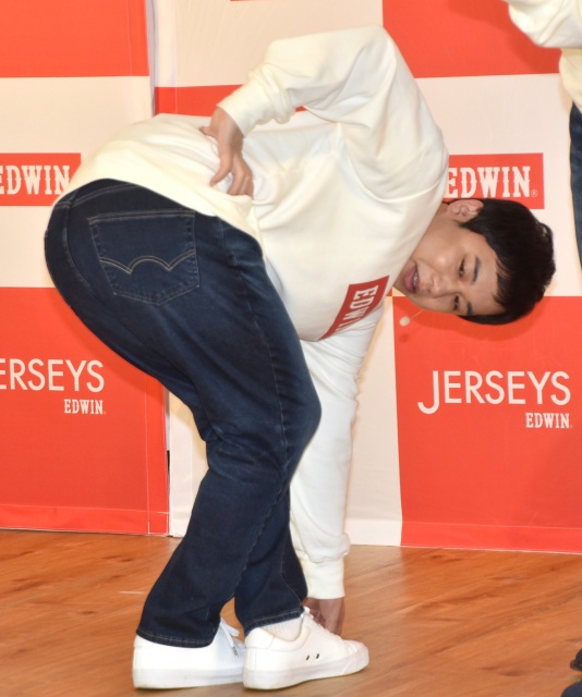 ”菜々緒ポーズ”を披露した霜降り明星・せいや (C)ORICON NewS inc.
