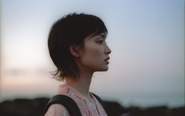 剛力彩芽のショートフィルム『卵と彩子』より