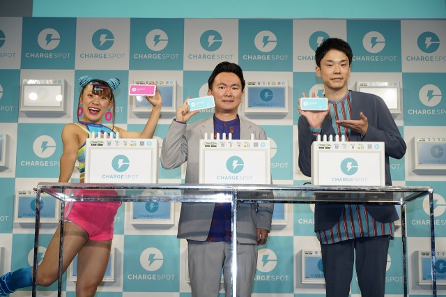 売れっ子で多忙を極める(左から)フワちゃん、山内健司、濱家隆一