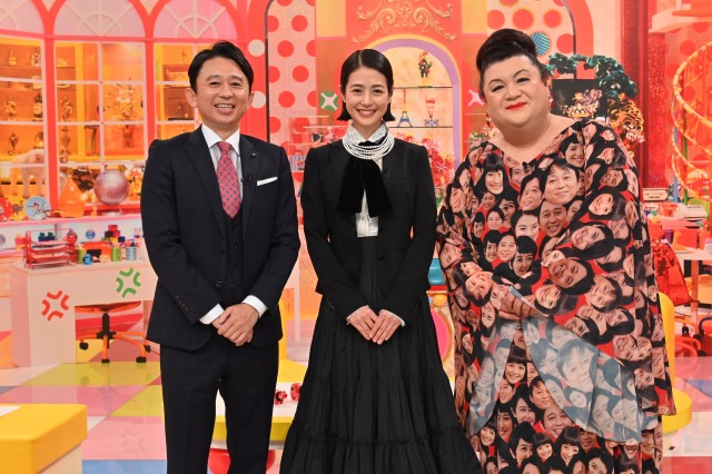 『マツコ& 有吉 怒り新党 解散生放送スペシャル』より(左から)有吉弘行、夏目三久アナ、マツコ・デラックス (C)テレビ朝日