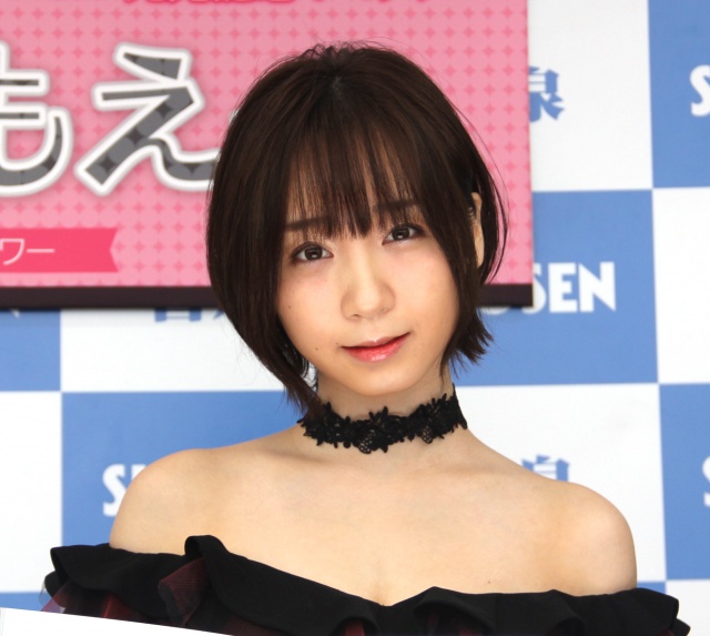 2nd写真集『内緒話』発売記念イベントに登場した伊織もえ (C)ORICON NewS inc.
