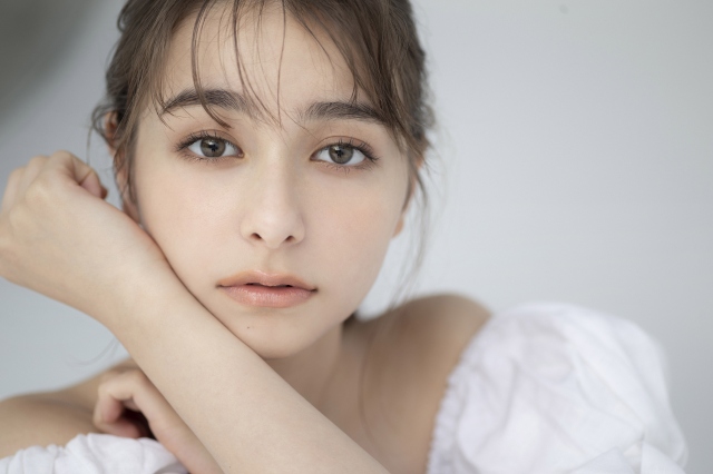 ViVi専属モデル 嵐莉菜、初めての映画出演で初主演。映画『マイスモールランド』(2022年公開)で日本で育ったクルド人難民2世の主人公を演じる
