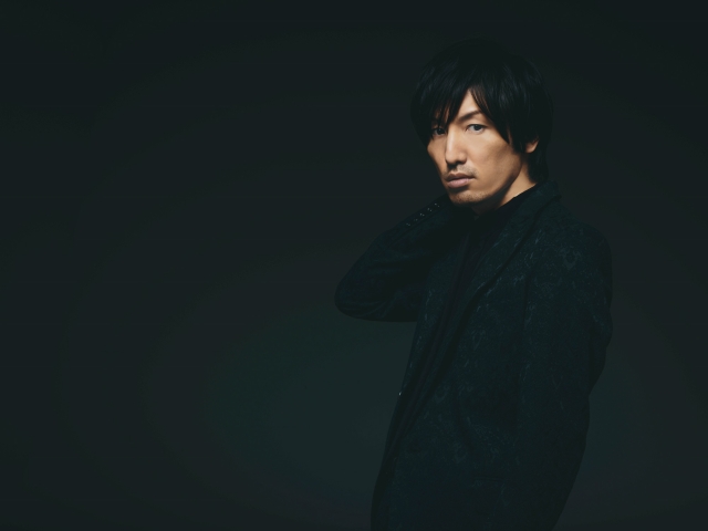 ピアノソロアルバム『scene』を発売する澤野弘之氏