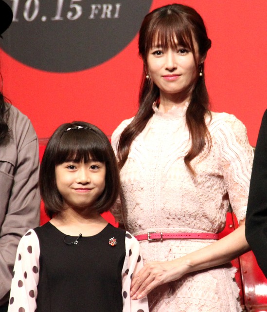 『劇場版 ルパンの娘』公開直前イベントに出席した(左から)小畑乃々、深田恭子 (C)ORICON NewS inc.