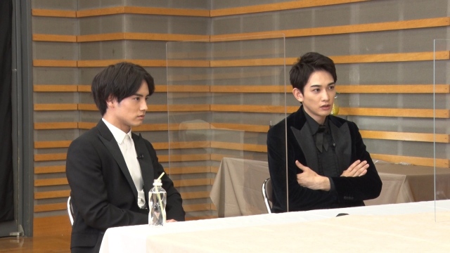 13日放送『突然ですが占ってもいいですか?』に出演する(左から)赤楚衛二、町田啓太 (C)フジテレビ
