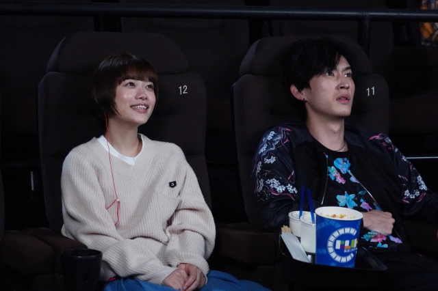 13日放送の『恋です!~ヤンキー君と白杖ガール~』に出演する杉咲花、杉野遥亮 (C)日本テレビ