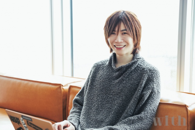 『OLに最も影響を与えた起業家大賞』を受賞した前田裕二=『with』12月号より
