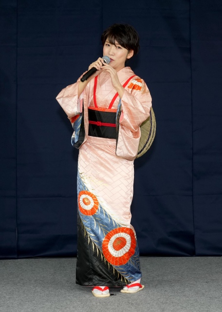 富山県の八尾を舞台にした失恋ソング「ひとり風の盆」をリリースした森山愛子