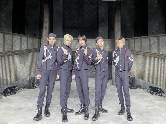 『MUSIC BLOOD』に韓国からリモート出演したTOMORROW X TOGETHER (P)&(C)BIGHIT MUSIC