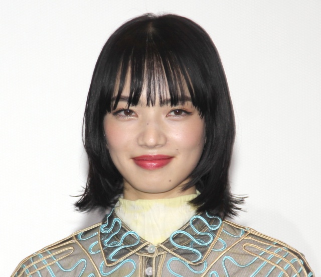 制服姿の“見納め”を意識した小松菜奈 (C)ORICON NewS inc.