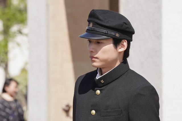 『カムカムエヴリバディ』で稔を演じている松村北斗(C)NHK