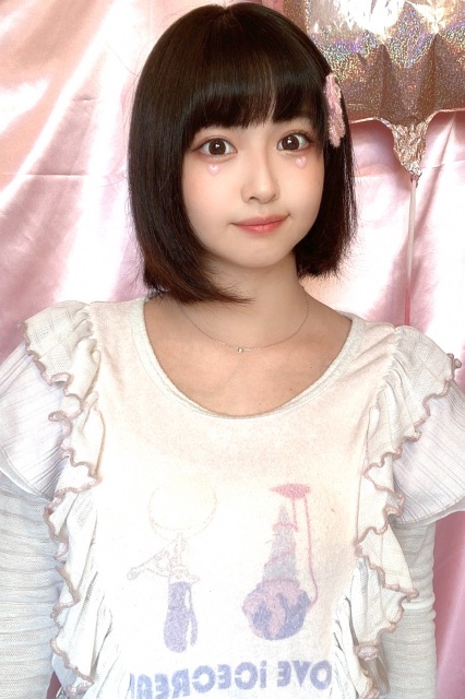 事故で左半身麻痺となったえまさんが「100日間の物語」で歌手デビュー