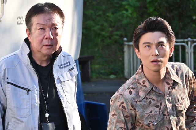 『仮面ライダー ビヨンド・ジェネレーションズ』のゲストキャストの(左から)古田新太、中尾明慶 「ビヨンド・ジェネレーションズ」製作委員会(C)石森プロ・テレビ朝日・ADK EM・東映