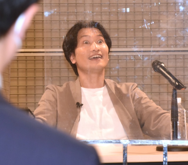 『NEWニューヨーク』でスキャンダルを追及する“緊急記者会見”企画の第2弾・相席スタートの山添寛が登場 (C)ORICON NewS inc.