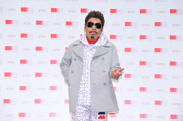 『第72回紅白歌合戦』囲み取材に出席した鈴木雅之(C)NHK