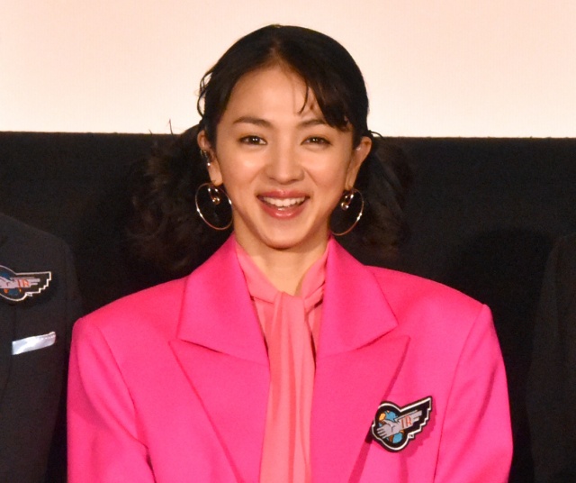 真っピンクの衣装で魅了した満島ひかり (C)ORICON NewS inc.