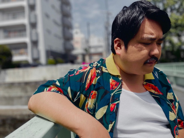 5月28日放送『歯無しのグルメ〜噛まずにとろける美味い店〜』に出演する空気階段・鈴木もぐら(C)TBS