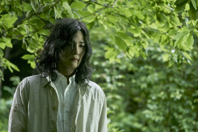 映画『死刑にいたる病』(5月6日公開)より、岩田剛典が演じる謎の男“金山” (C)2022映画「死刑にいたる病」製作委員会