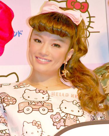 安西ひろこ 人生初のぎっくり腰 激痛と闘い中 Oricon News 沖縄タイムス プラス