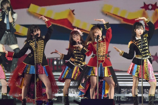 大島優子が峯岸みなみ卒コンで ヘビロテ 踊る ファンも気づかないシークレット出演も Oricon News 沖縄タイムス プラス